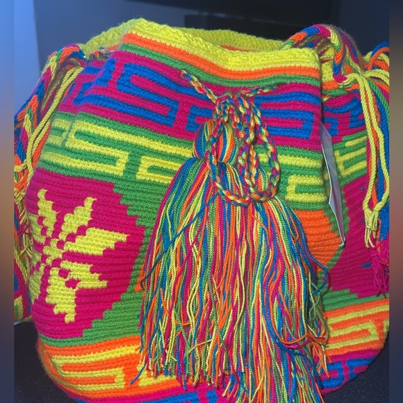 Mochilas Wayuu tejidas a mano en diferentes y vivos colores. - Picture 9 of 11